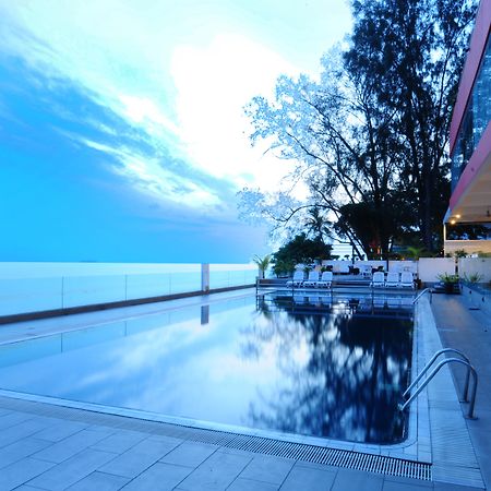 Hotel Sentral Seaview @ ​Beachfront Tanjung Bungah  Ngoại thất bức ảnh