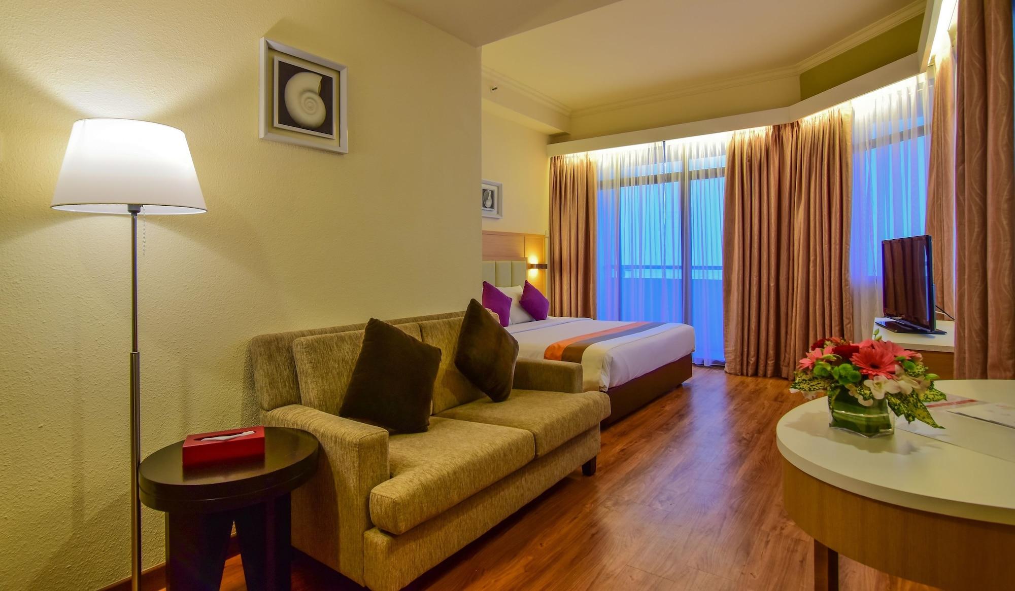 Hotel Sentral Seaview @ ​Beachfront Tanjung Bungah  Ngoại thất bức ảnh