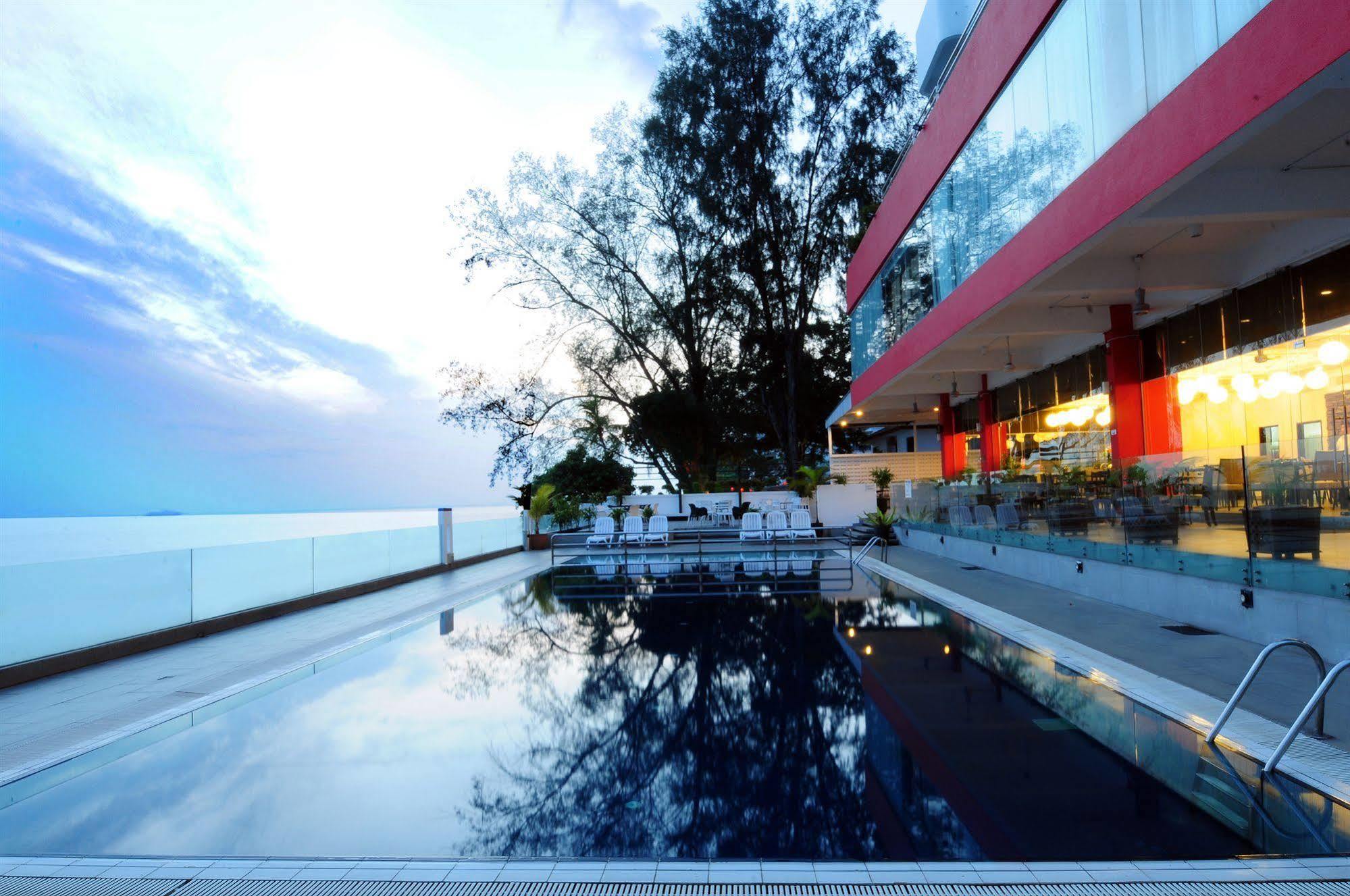 Hotel Sentral Seaview @ ​Beachfront Tanjung Bungah  Ngoại thất bức ảnh