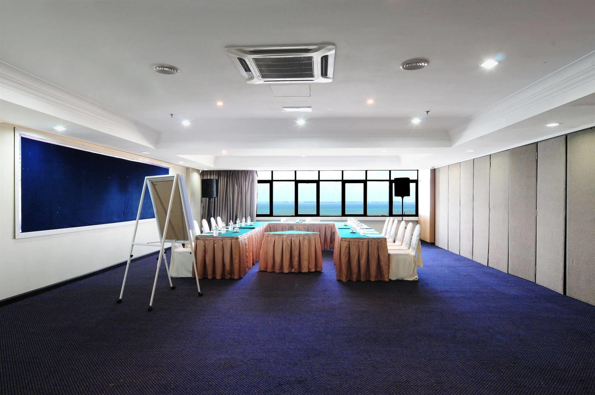 Hotel Sentral Seaview @ ​Beachfront Tanjung Bungah  Ngoại thất bức ảnh